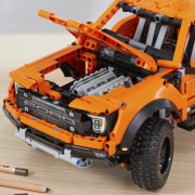 LEGO Technic 42126 Ford F150 Raptor